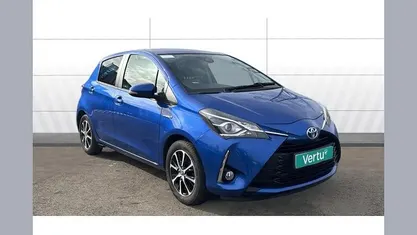 Used Toyota Yaris Hybrid 101 HP (74 kW) 2018 Blue Hatchback