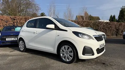Used Peugeot 108 Active 72 HP (52 kW) 2022 Hatchback