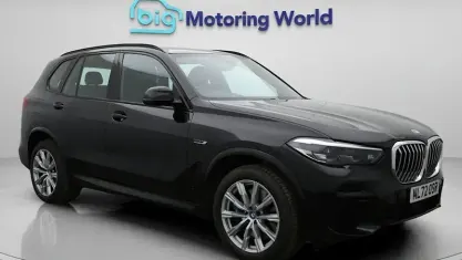 Käytetty BMW X5 M Sport 394 HP (289 kW) 2022 Musta Katumaasturi