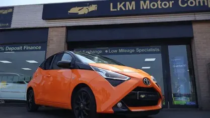 Used Toyota Aygo X-cite 72 HP (52 kW) 2019 Orange Hatchback