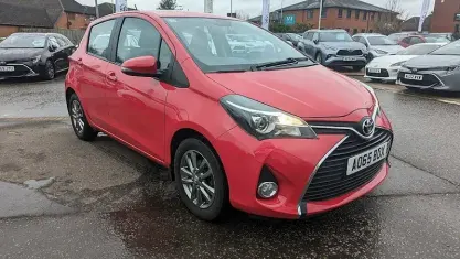 Used Toyota Yaris 99 HP (72 kW) 2016 Hatchback