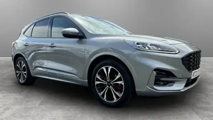 Usado Ford Kuga ST-Line X 190 HP (139 kW) 2023 Cinzento SUV