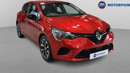 Begagnad Renault Clio V Evolution 90 HK (66 kW) 2023 Röd Halvkombi