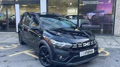 Black Used 2023 Dacia Jogger Extreme MPV | £14,895 (Fair price)