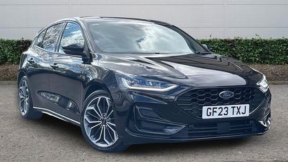 Begagnad Ford Focus ST-Line X 125 HK (91 kW) 2023 Svart Halvkombi