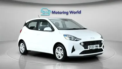 Used Hyundai i10 SE 67 HP (49 kW) 2022 White Hatchback