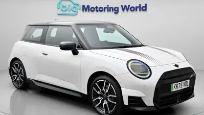 Used Mini Cooper Sport 135 kW (184 HP) 2025 White Hatchback