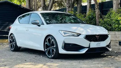 Used Cupra Leon VZ2 310 HP (228 kW) 2023 White Hatchback