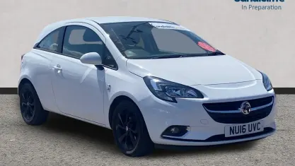 Used Vauxhall Corsa SRi 90 HP (66 kW) 2017 White Hatchback
