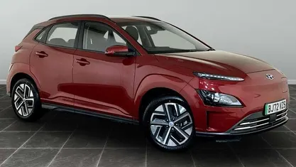 Red Used 2022 Hyundai Kona SE SUV | £13,495 (Fair price)
