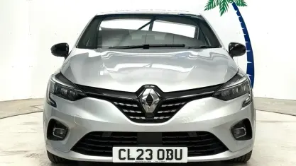 Used Renault Clio Techno 145 HP (106 kW) 2023 Silver Hatchback