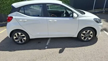 New Hyundai i10 Advanced 63 HP (46 kW) 2026 White Hatchback
