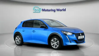 Used Peugeot e-208 Allure Premium 100 kW (136 HP) 2022 Blue Hatchback