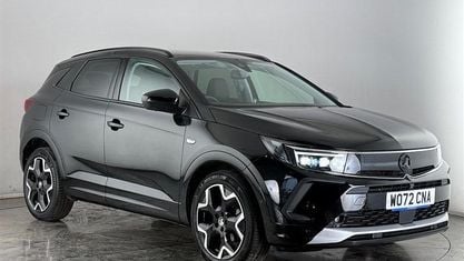 Usado Vauxhall Grandland X Ultimate 131 HP (96 kW) 2023 Preto SUV