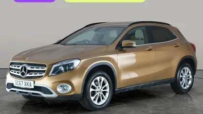 Used Mercedes GLA200 SE 136 HP (100 kW) 2017 Red SUV