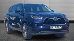 Obsidian blue Used 2022 Toyota Highlander SUV | £36,849 (Fair price)