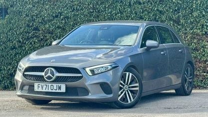 Używany Mercedes A200 150 KM (110 kW) 2021 Szary Hatchback