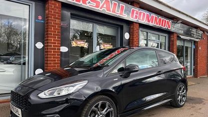 Usado Ford Fiesta ST-Line 101 HP (74 kW) 2018 Preto Citadino