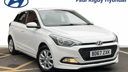 Used Hyundai i20 SE 84 HP (61 kW) 2017 White Hatchback