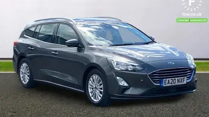 Gebraucht Ford Focus Titanium 120 PS (88 kW) 2020 Grau Kombi
