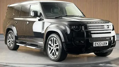 Used Land Rover Defender HSE Dynamic 300 HP (220 kW) 2023 Black SUV