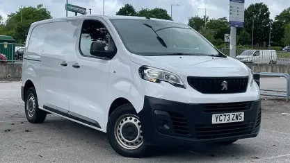 Used Peugeot Expert Premium 102 HP (75 kW) 2023 White Van