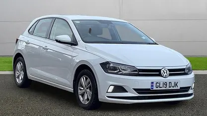 White Used 2018 VW Polo SE Hatchback | £10,699 (Fair price)