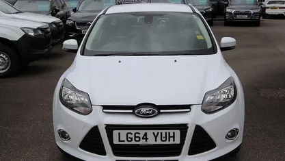 Used Ford Focus Zetec 125 HP (91 kW) 2014 White Hatchback