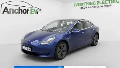 Używany Tesla Model 3 Standard Range 180 kW (245 KM) 2021 Sedan/Limuzyna