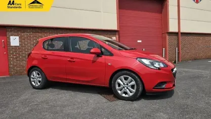 Used Vauxhall Corsa Design Edition 75 HP (55 kW) 2015 Red Hatchback