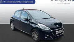 Used 2018 Peugeot 208 Signature Sky Hatchback | £8,857 (Fair price)