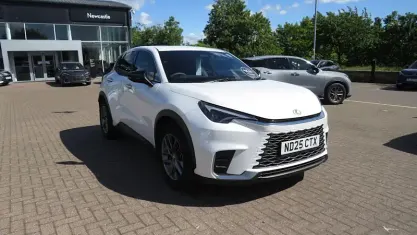 Used Lexus LBX 136 HP (100 kW) 2025 White SUV