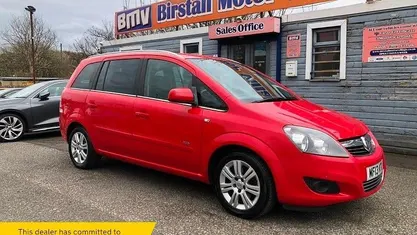 Used Vauxhall Zafira Design Edition 116 HP (85 kW) 2013 Red MPV