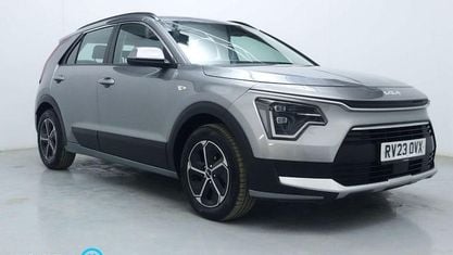 Używany Kia Niro 141 KM (103 kW) 2023 Szary SUV