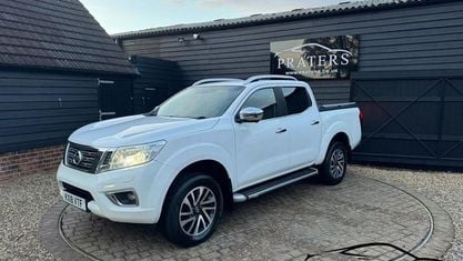 Używany Nissan Navara Tekna 190 KM (139 kW) 2018 Biały Pickup