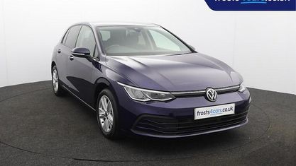 Used VW Golf VIII Life 131 HP (96 kW) 2023 Blue Hatchback
