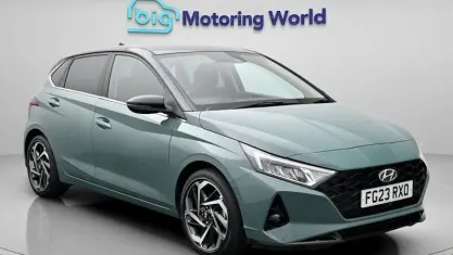 Begagnad Hyundai i20 Ultimate 101 HK (74 kW) 2023 Grön Halvkombi