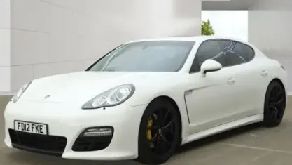 Used Porsche Panamera Diesel 250 HP (183 kW) 2012 White Hatchback