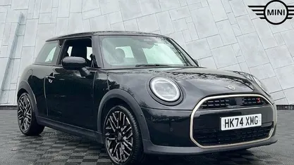 Used 2025 Mini Cooper Exclusive Hatchback | £25,990 (Fair price)
