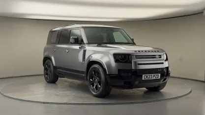 Used Land Rover Defender Dynamic 300 HP (220 kW) 2023 Eiger grey SUV