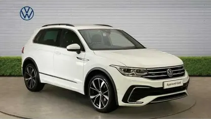 Gebraucht VW Tiguan R-line 150 PS (110 kW) 2023 Weiß SUV