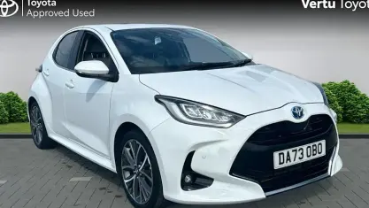 Used Toyota Yaris 116 HP (85 kW) 2023 White Hatchback