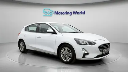Used Ford Focus Titanium 120 HP (88 kW) 2020 White Hatchback