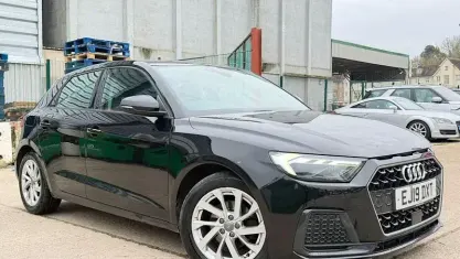 Used Audi A1 Sportback Sport 116 HP (85 kW) 2019 Black Hatchback