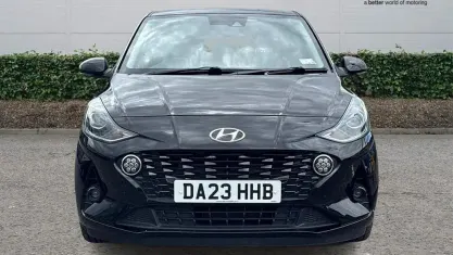 Used Hyundai i10 Premium 67 HP (49 kW) 2023 Black Hatchback