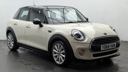 Used Mini Cooper Classic 136 HP (100 kW) 2019 White Hatchback