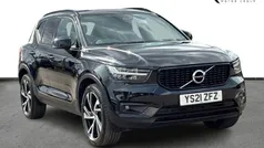 Onyx black Used 2021 Volvo XC40 R-Design Pro SUV | £25,495 (Fair price)
