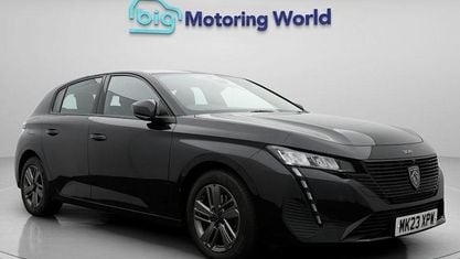 Second-hand Peugeot 308 Active Premium 131 CP (96 kW) 2023 Negru Hatchback