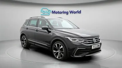 Używany VW Tiguan R-line 150 KM (110 kW) 2022 Czarny SUV