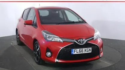 Used Toyota Yaris Design 99 HP (72 kW) 2016 Red Hatchback